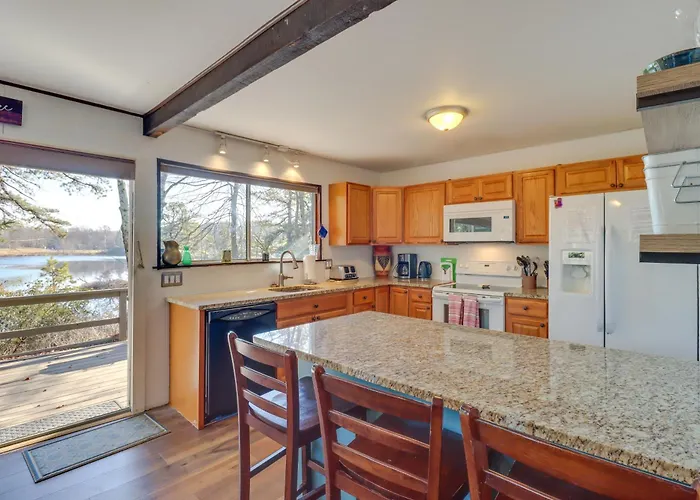 Lakefront Long Pond Retreat With Kayaks, Near Skiing