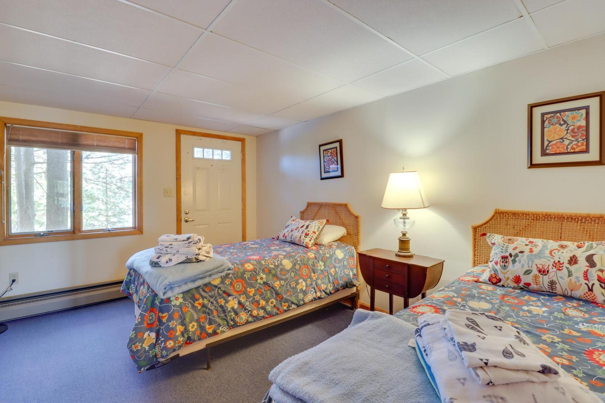 Ferienhaus Lakefront Retreat With Kayaks, Near Skiing
