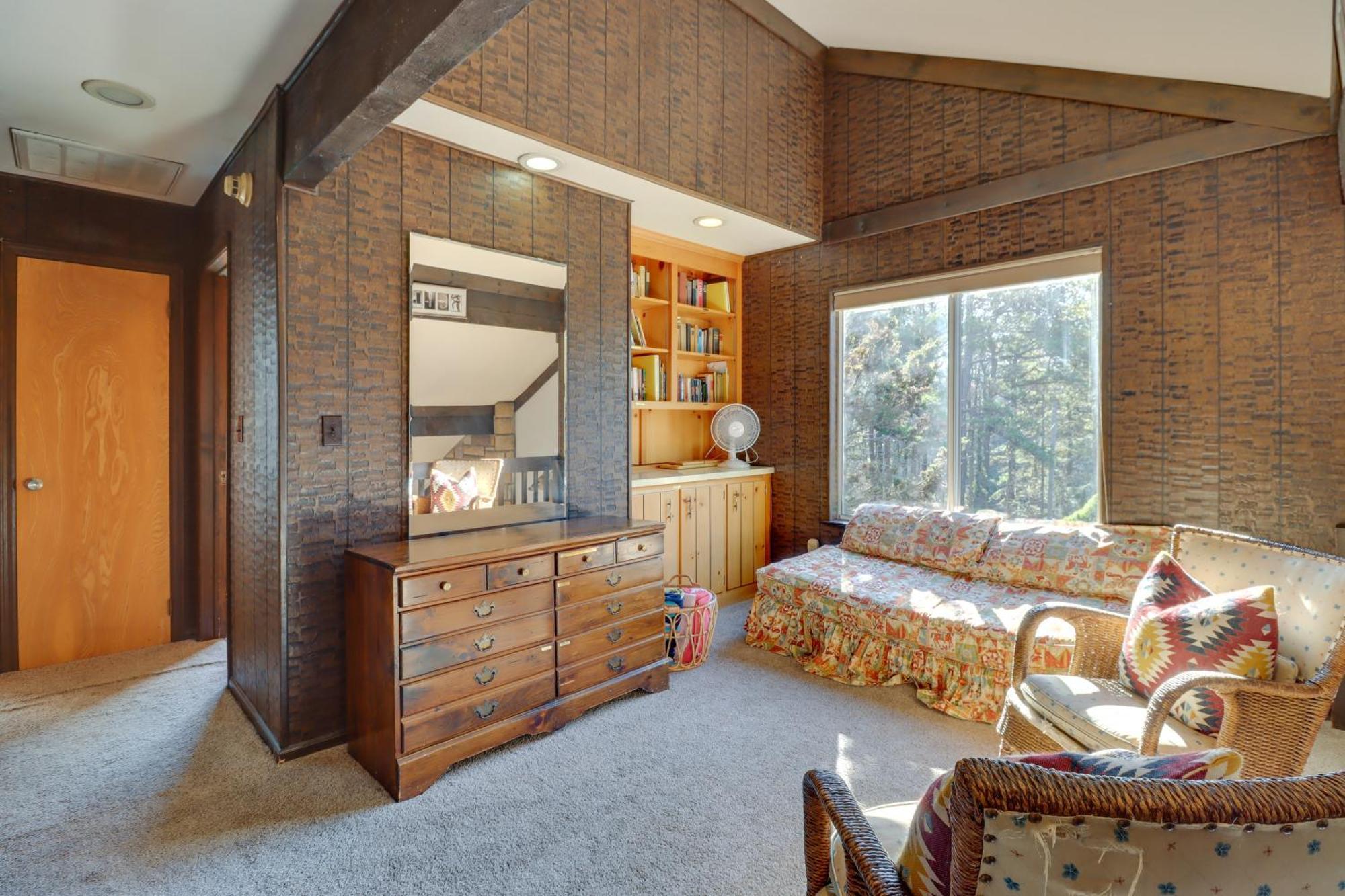 Lakefront Retreat With Kayaks, Near Skiing * Long Pond