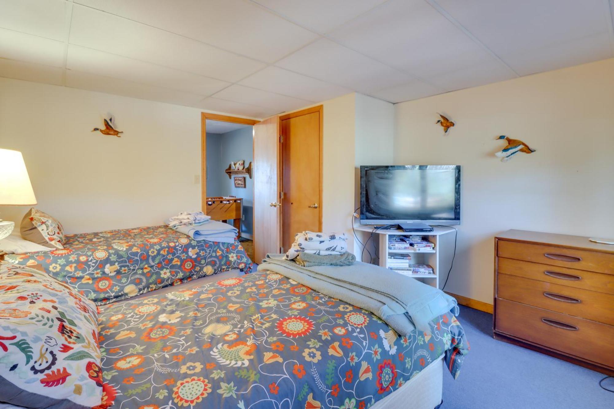 Ferienhaus Lakefront Retreat With Kayaks, Near Skiing Long Pond