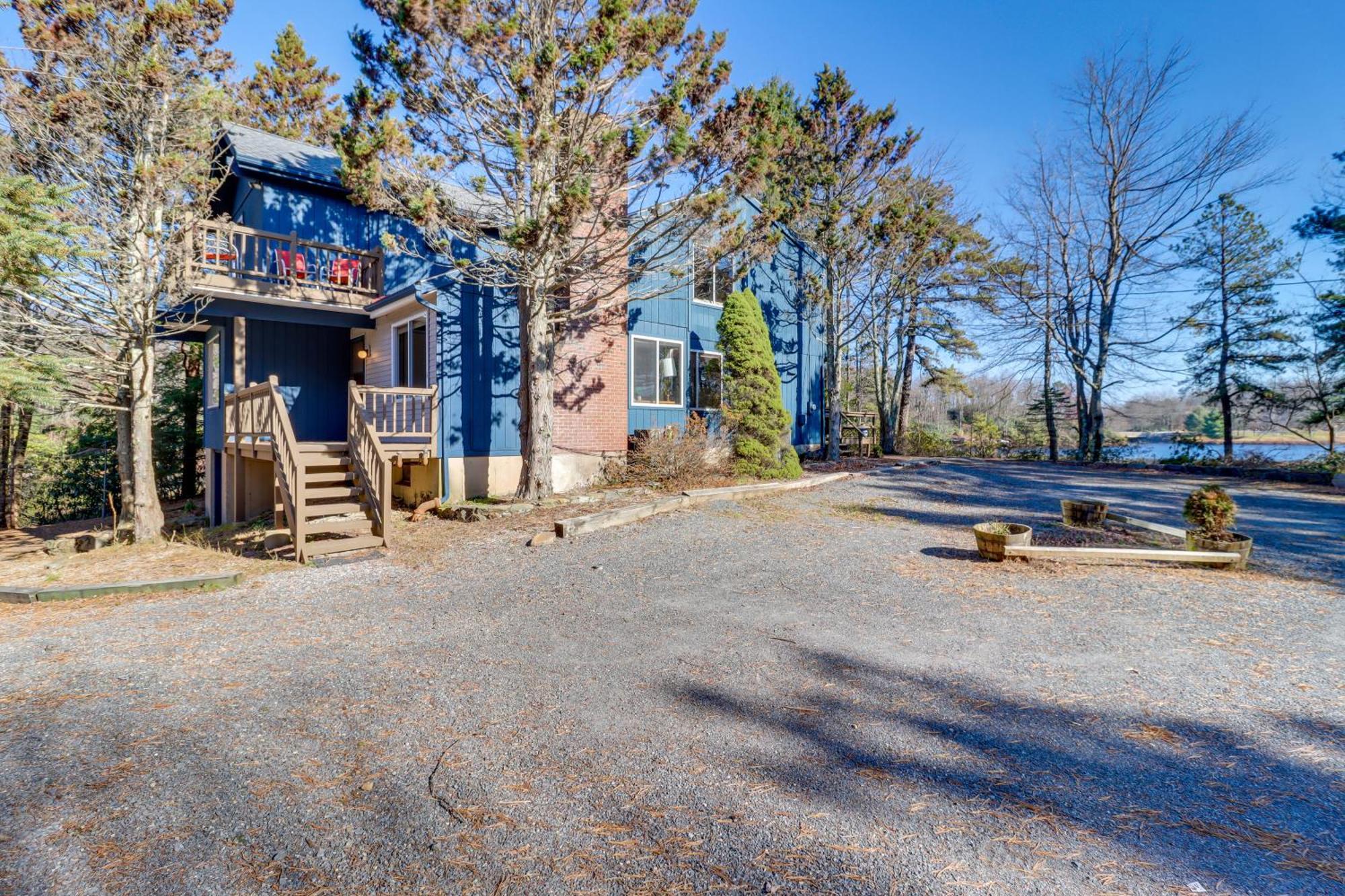 Lakefront Retreat With Kayaks, Near Skiing