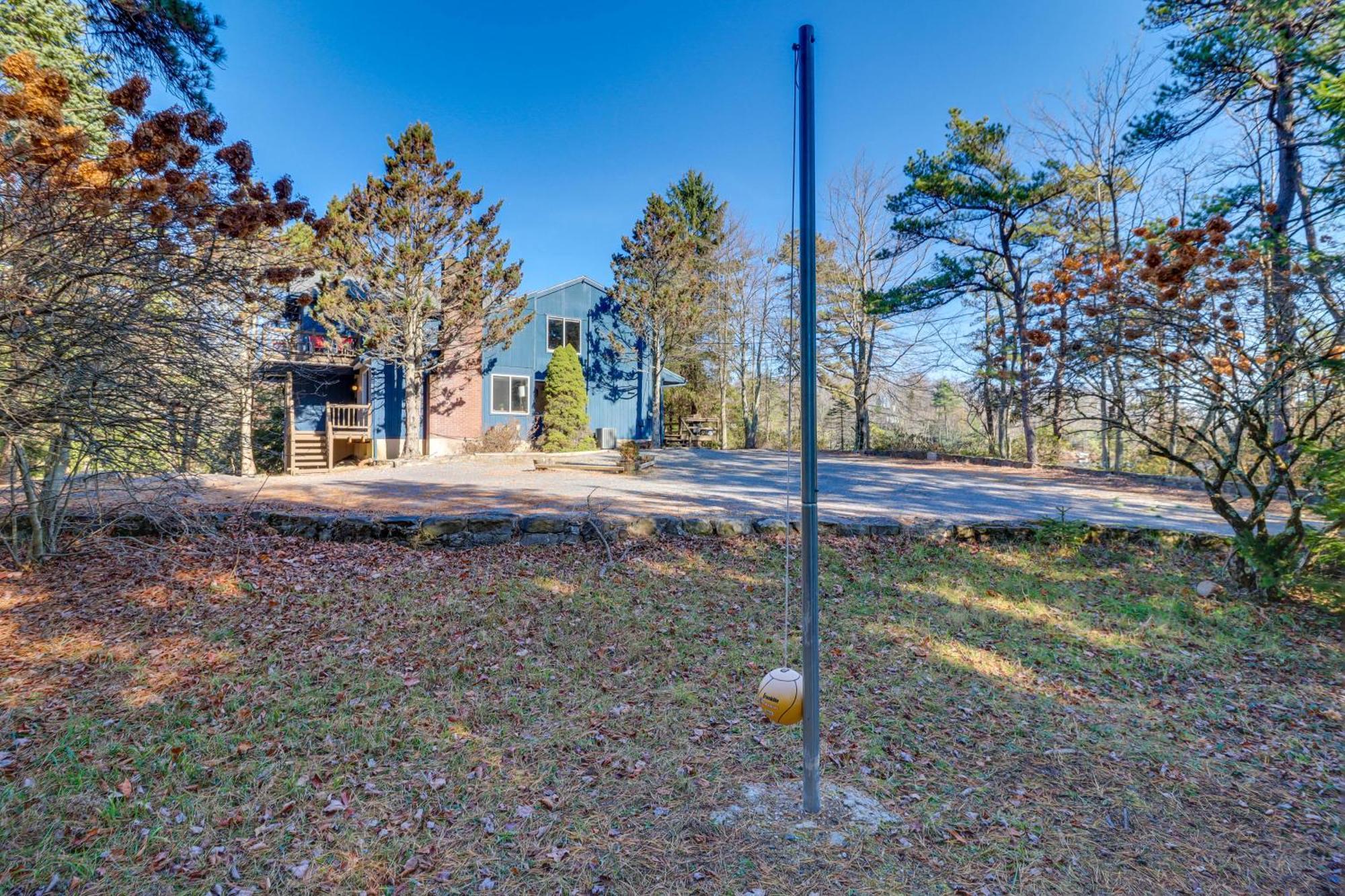 Ferienhaus Lakefront Retreat With Kayaks, Near Skiing