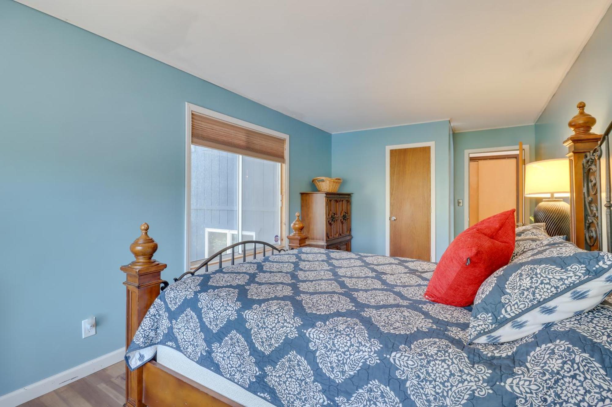 Lakefront Retreat With Kayaks, Near Skiing Long Pond