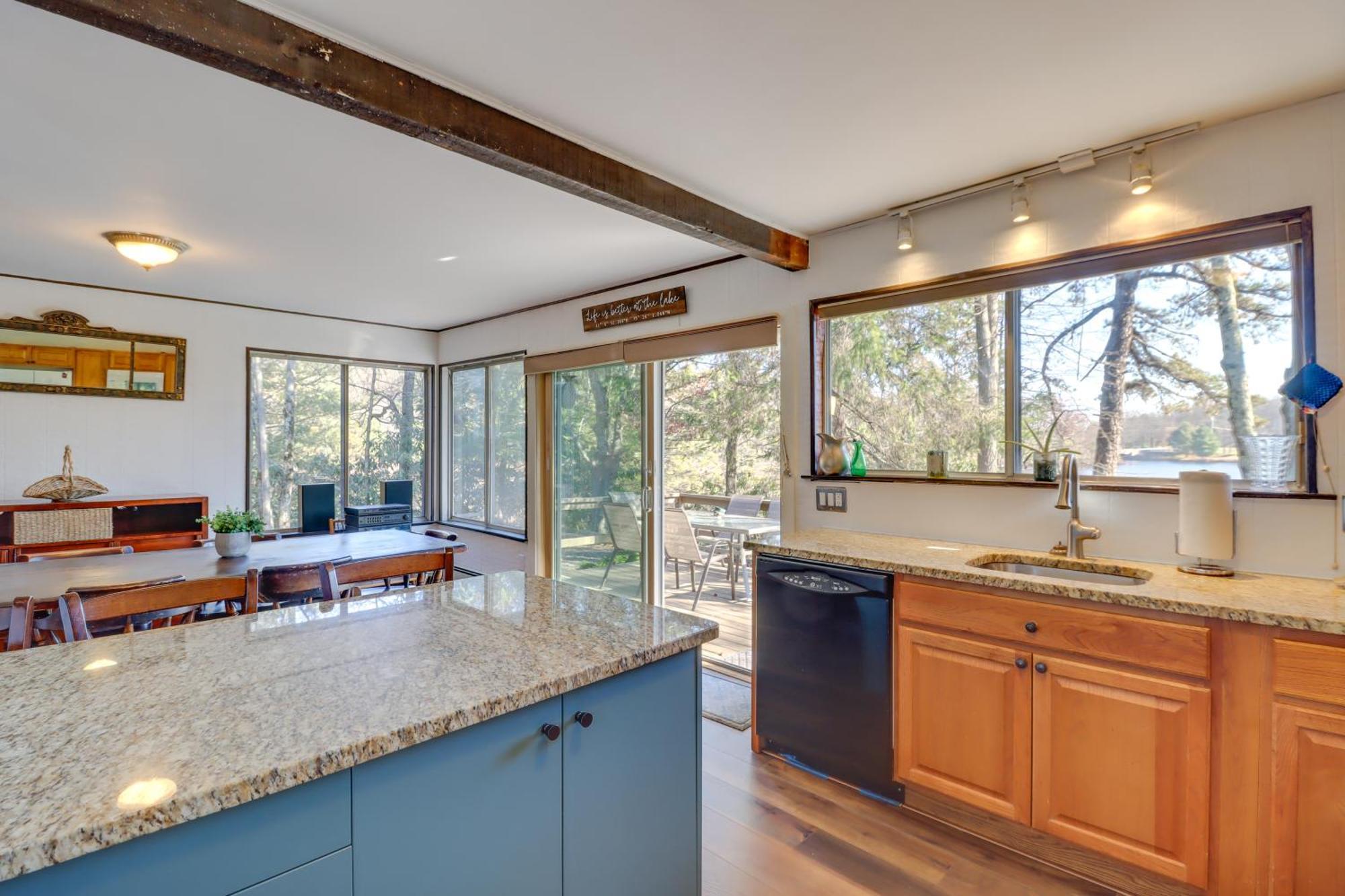 Lakefront Retreat With Kayaks, Near Skiing Ferienhaus Long Pond