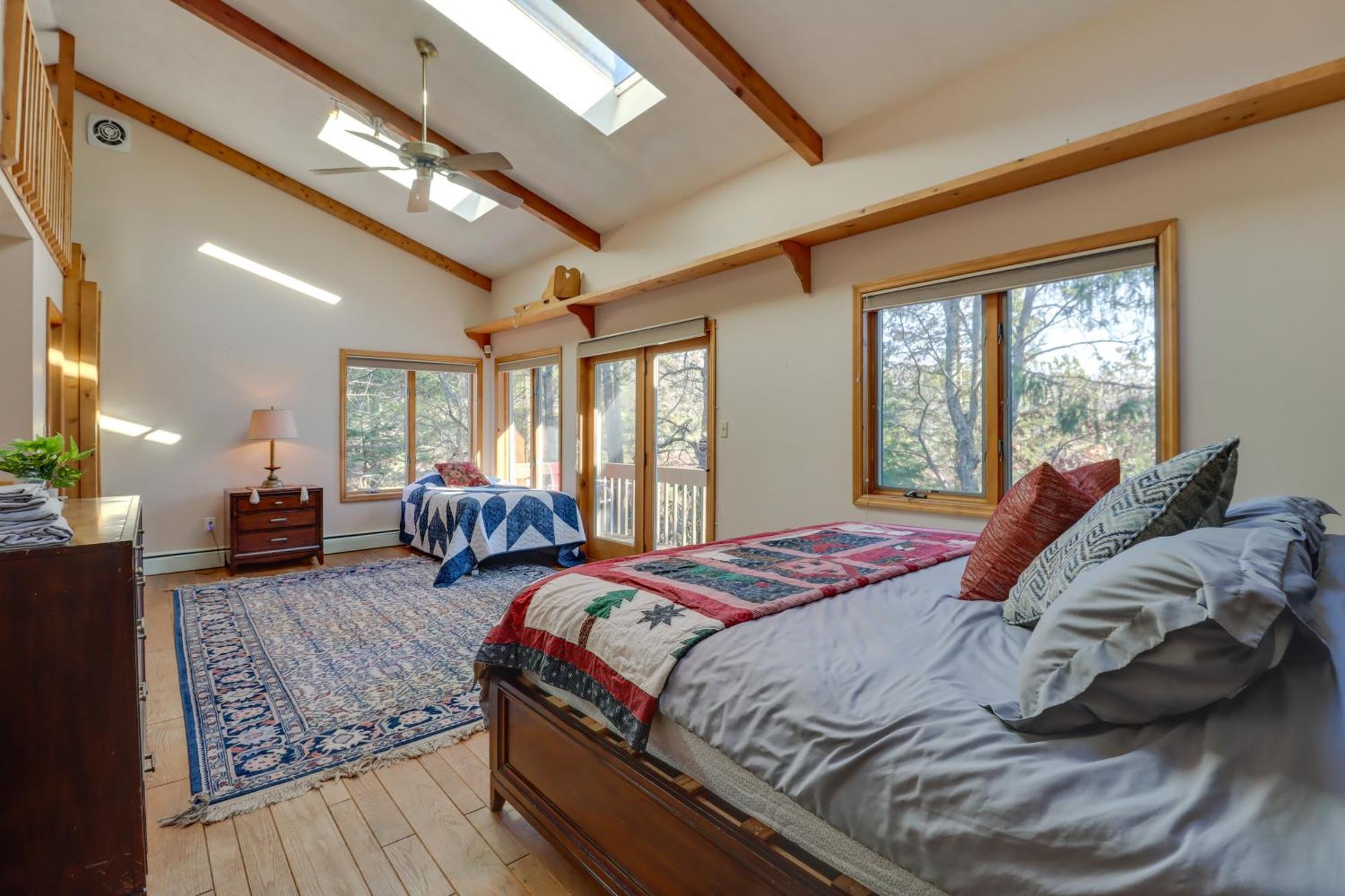 Lakefront Retreat With Kayaks, Near Skiing