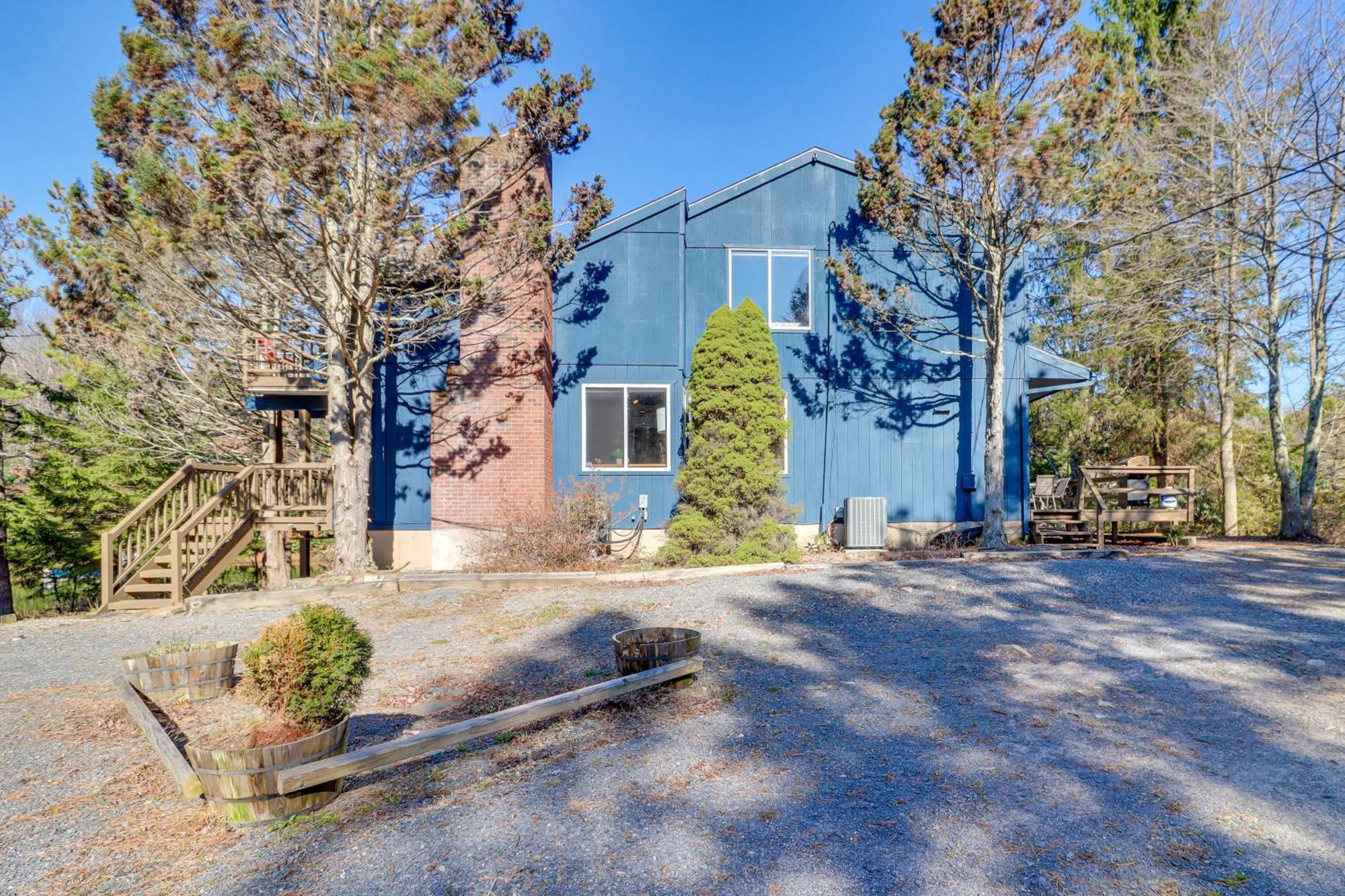 Lakefront Retreat With Kayaks, Near Skiing *