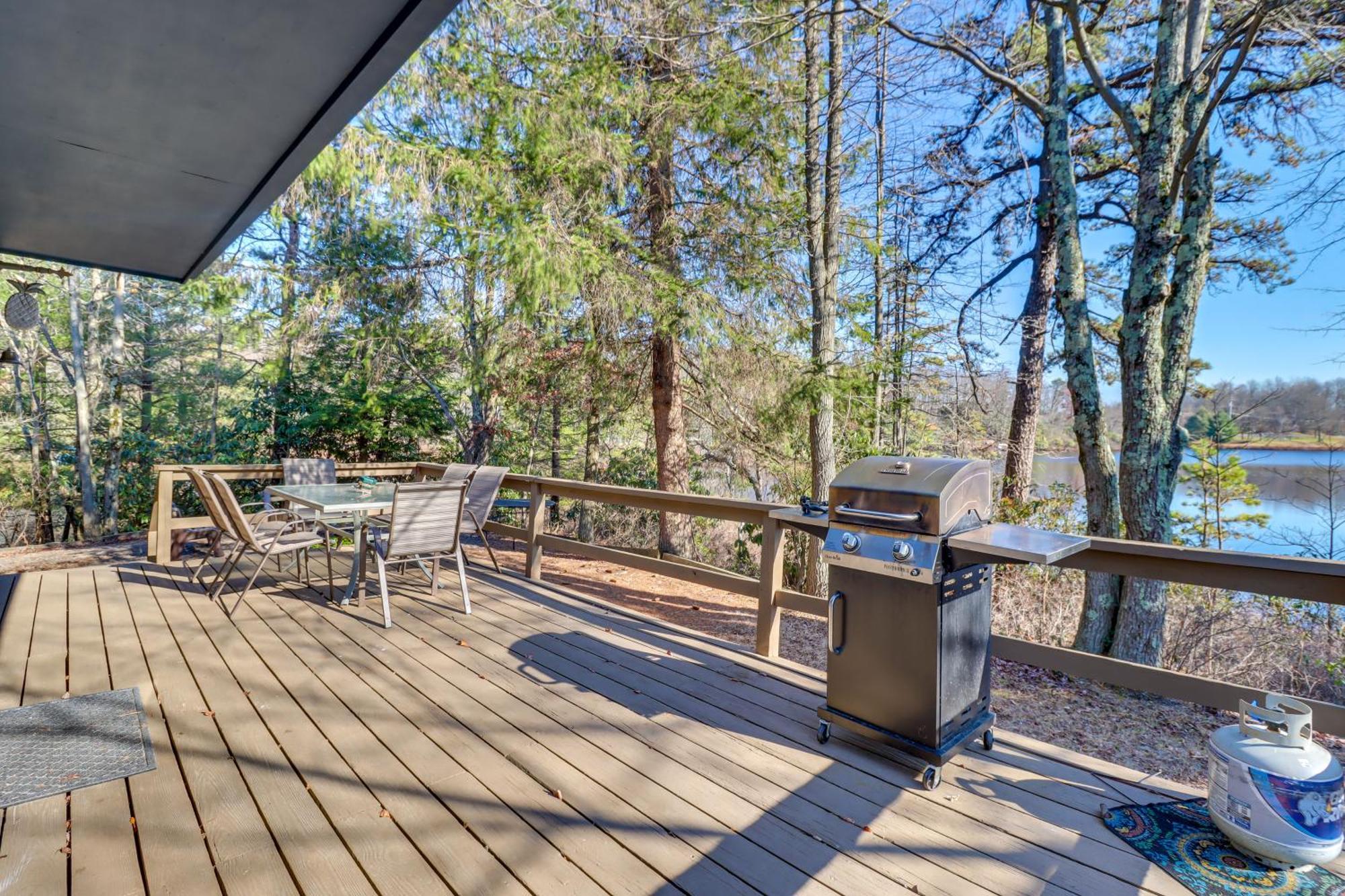 Lakefront Retreat With Kayaks, Near Skiing